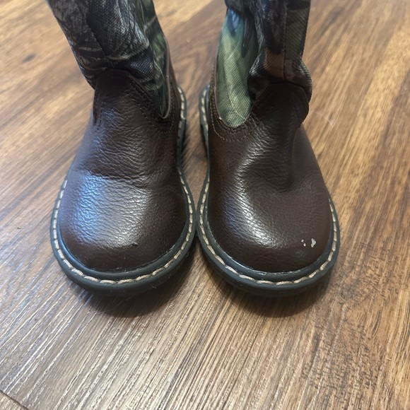 Faded Glory Boys Boots - Picture 4 of 5